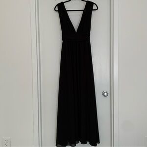 Gorgeous blk long gown. Perfect for wedding or fancy celebration/night out. S